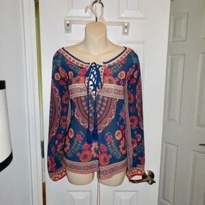 Womans FlyingTomato Lace up V-neck top